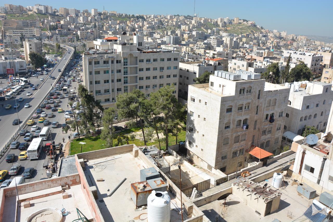 Teeba Palace Hotel Suites Amman Bagian luar foto