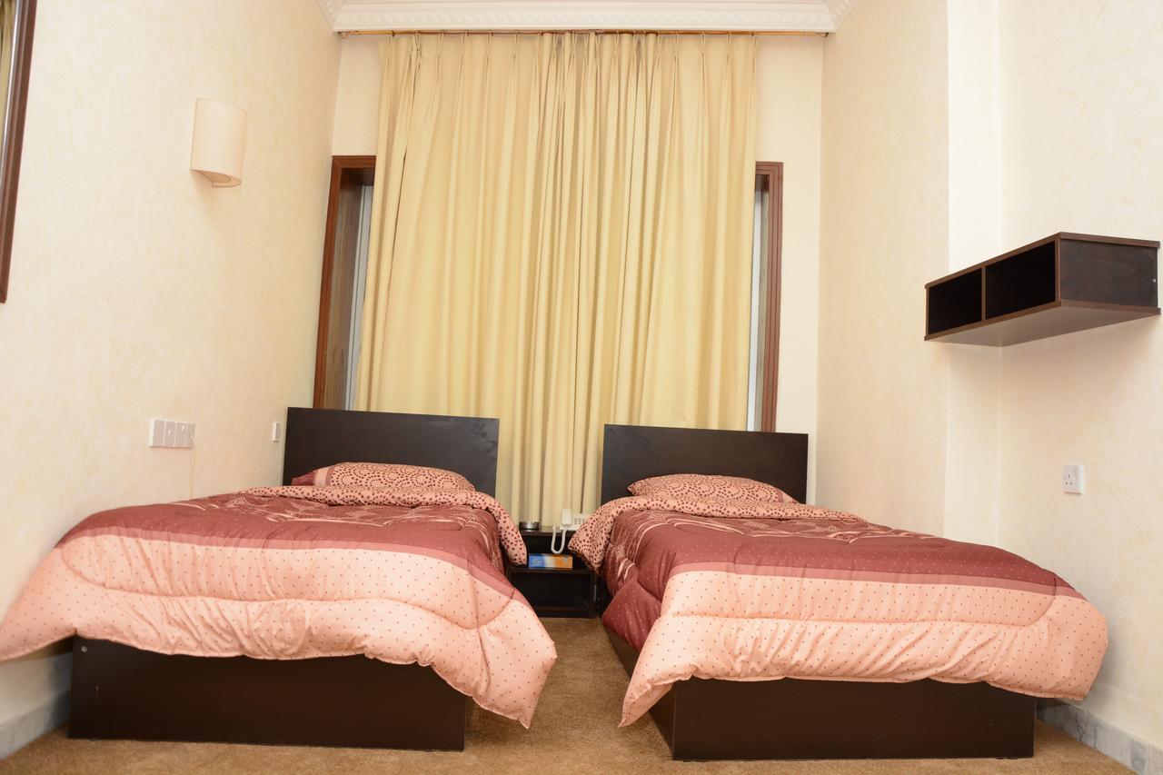 Teeba Palace Hotel Suites Amman Bagian luar foto
