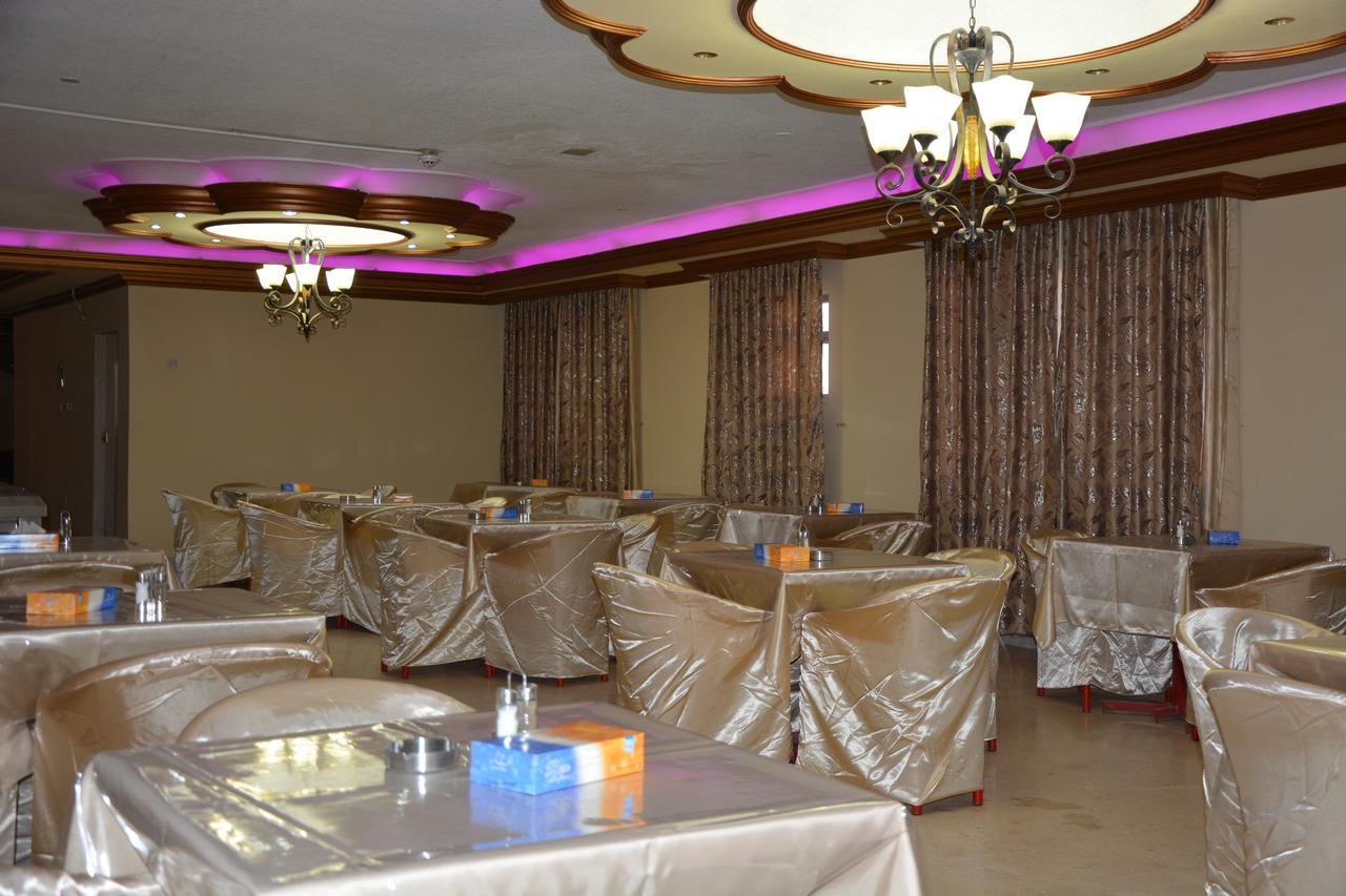 Teeba Palace Hotel Suites Amman Bagian luar foto