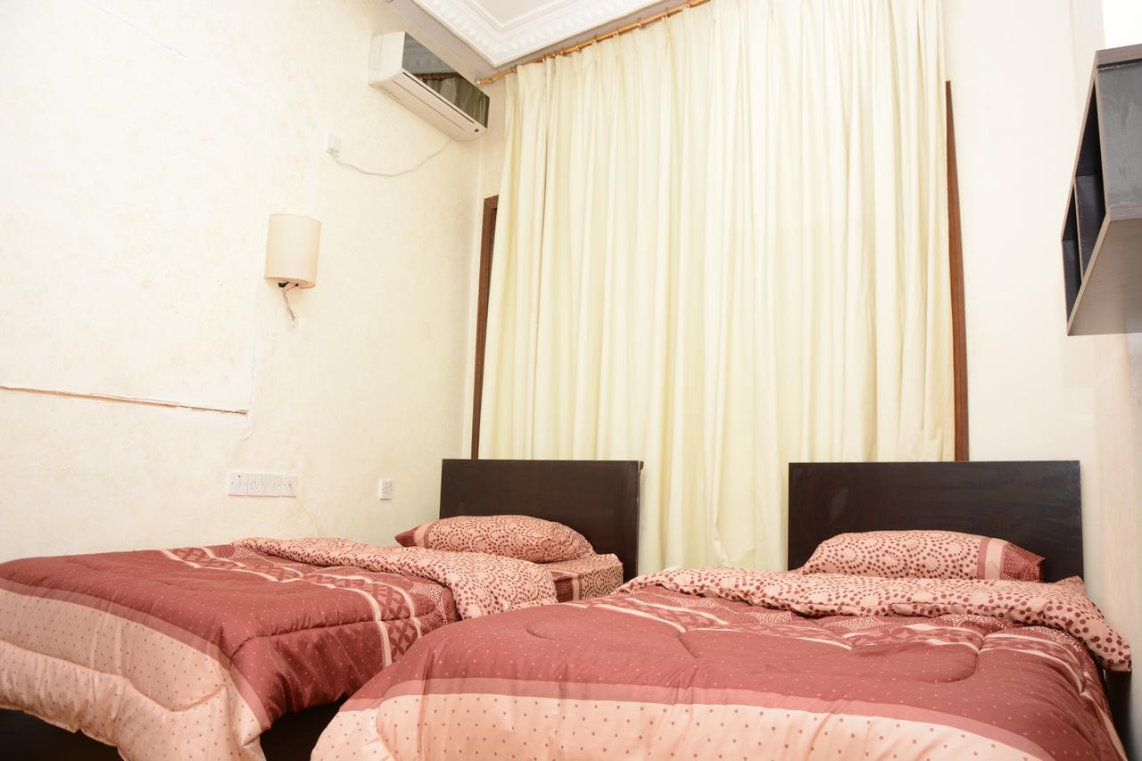 Teeba Palace Hotel Suites Amman Bagian luar foto
