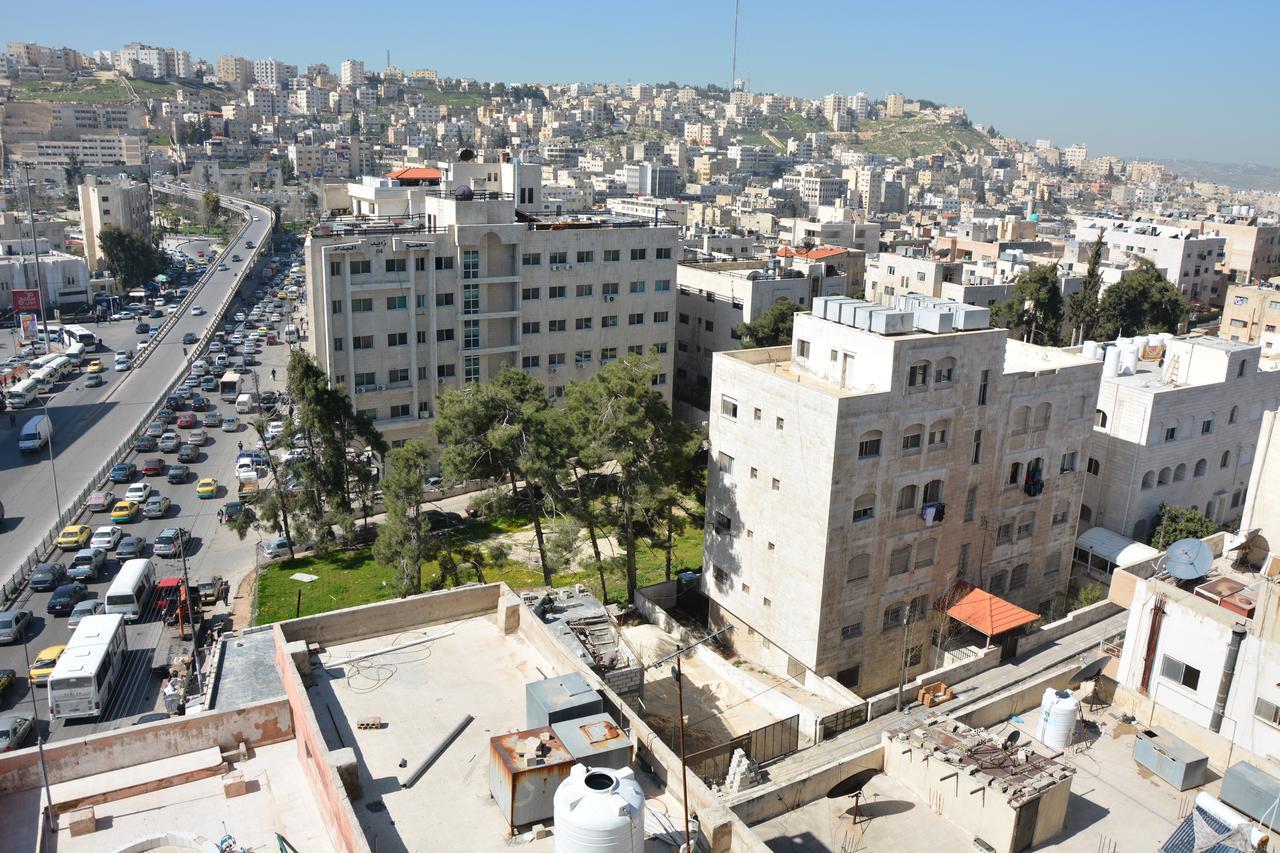 Teeba Palace Hotel Suites Amman Bagian luar foto