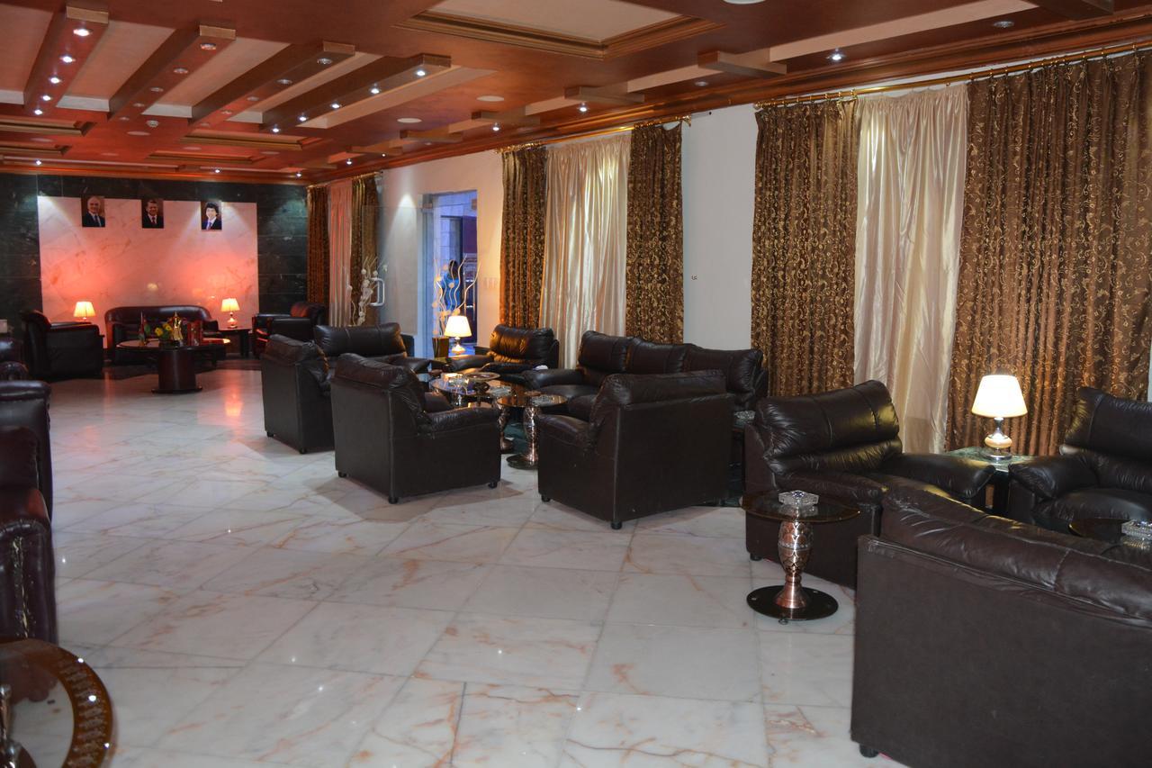 Teeba Palace Hotel Suites Amman Bagian luar foto