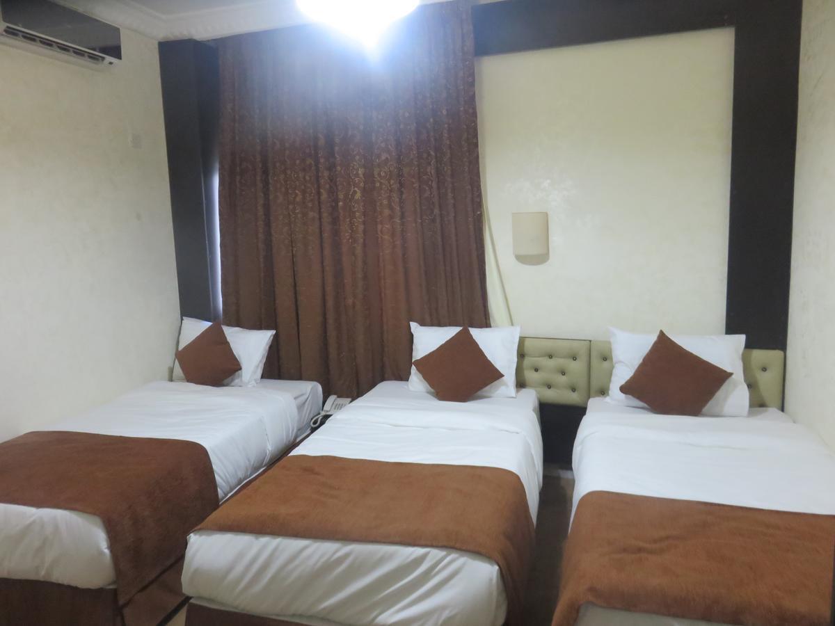 Teeba Palace Hotel Suites Amman Bagian luar foto