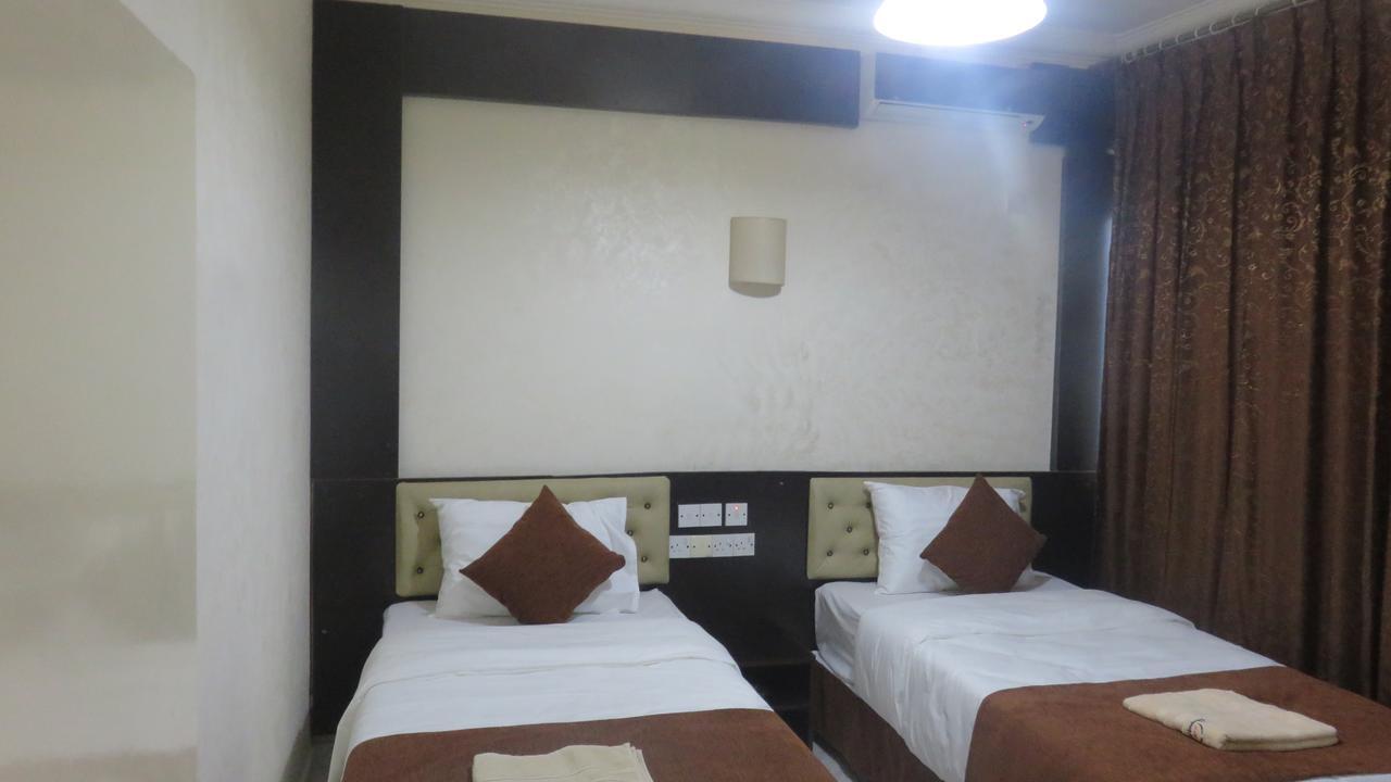 Teeba Palace Hotel Suites Amman Bagian luar foto