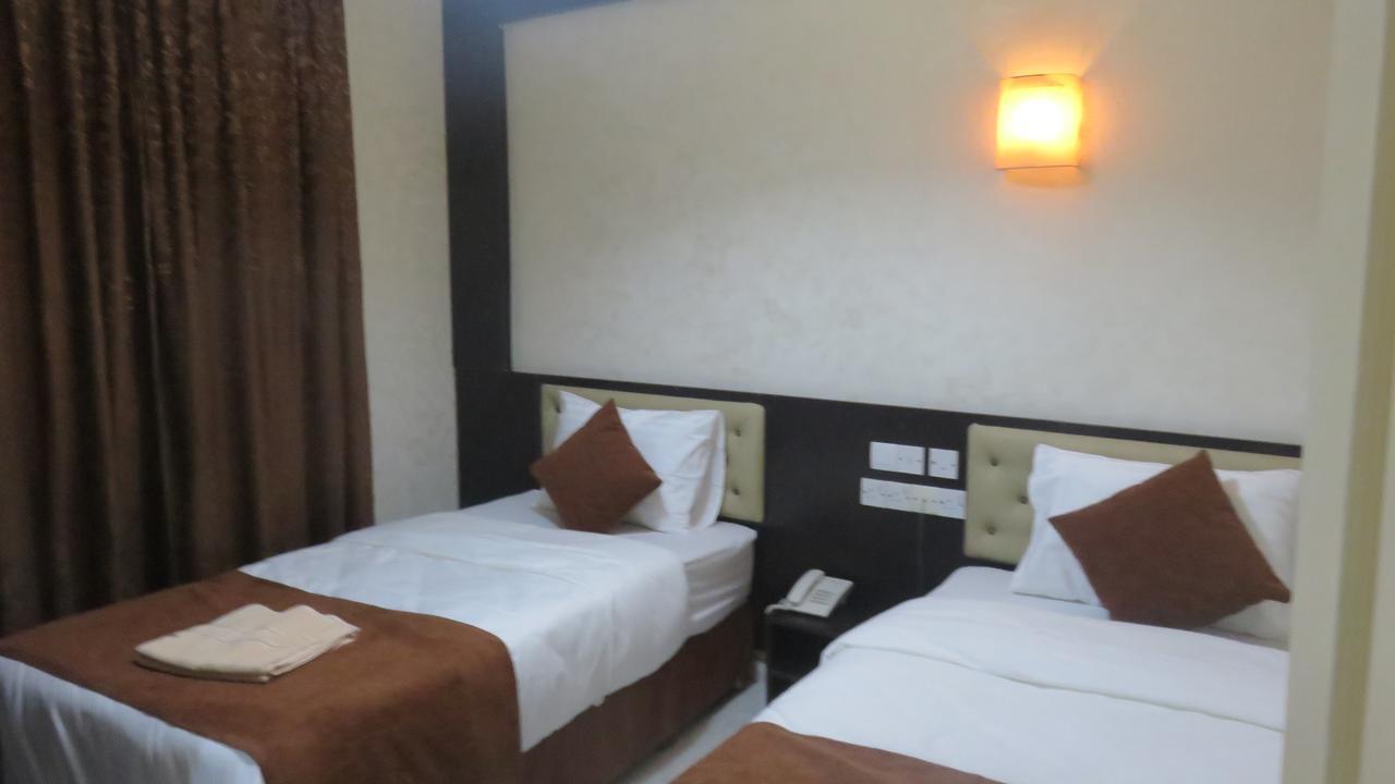 Teeba Palace Hotel Suites Amman Bagian luar foto