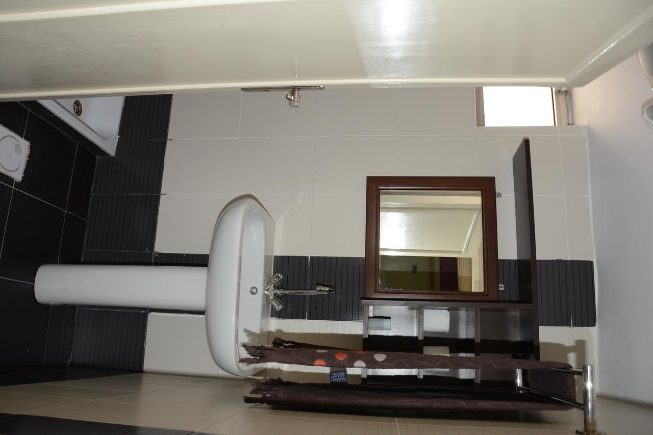 Teeba Palace Hotel Suites Amman Bagian luar foto