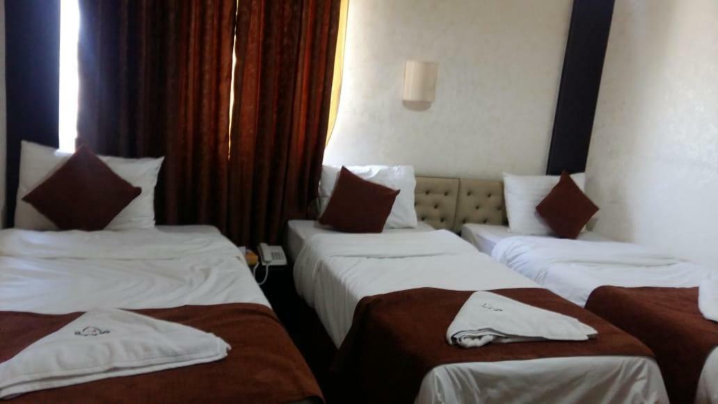 Teeba Palace Hotel Suites Amman Bagian luar foto